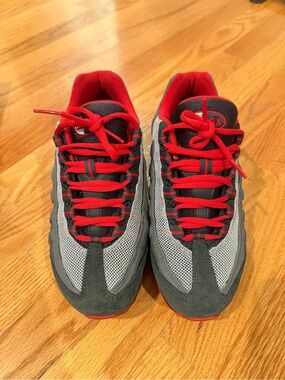 Air Max ‘95 Nike Red and Grey Sneaker